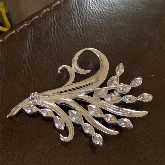 Beautiful brooch in blue and clear crystals ! - Picture 2 of 3